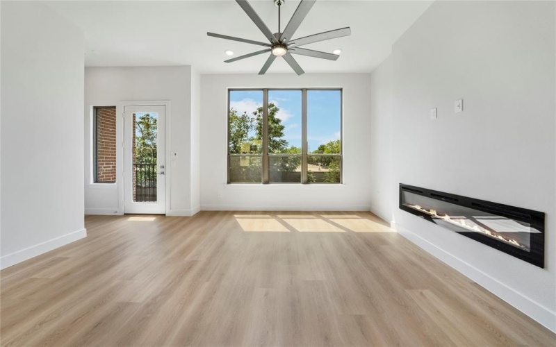 13351 Goodland Street #207, Farmers Branch, TX 75234, 3 Habitaciones Habitaciones , ,3 BañosBaños,Residential,En Venta,13351 Goodland Street,0,21018207