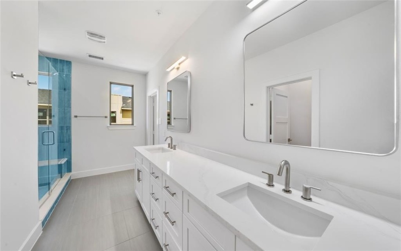 13351 Goodland Street #207, Farmers Branch, TX 75234, 3 Habitaciones Habitaciones , ,3 BañosBaños,Residential,En Venta,13351 Goodland Street,0,21018207