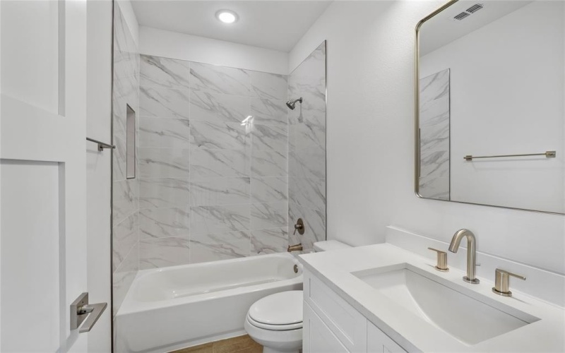13351 Goodland Street #207, Farmers Branch, TX 75234, 3 Habitaciones Habitaciones , ,3 BañosBaños,Residential,En Venta,13351 Goodland Street,0,21018207