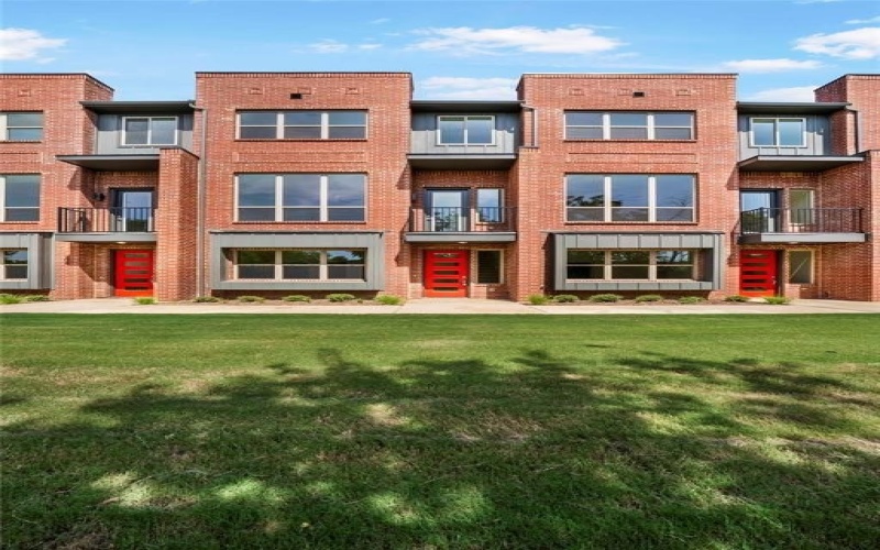 13351 Goodland Street #207, Farmers Branch, TX 75234, 3 Habitaciones Habitaciones , ,3 BañosBaños,Residential,En Venta,13351 Goodland Street,0,21018207