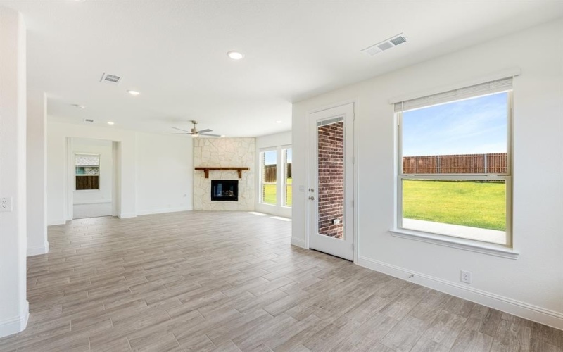 220 Claywood Drive, Glenn Heights, TX 75154, 6 Bedrooms Bedrooms, ,6 BathroomsBathrooms,Residential,For Sale,220 Claywood Drive,0,21018379