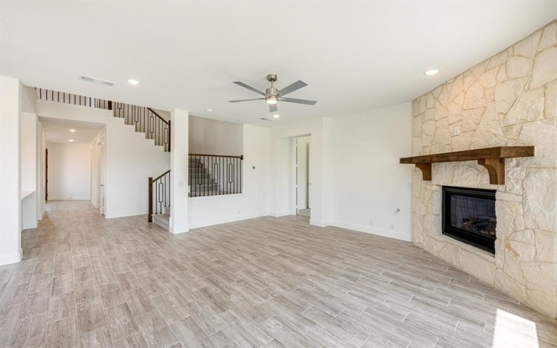 220 Claywood Drive, Glenn Heights, TX 75154, 6 Bedrooms Bedrooms, ,6 BathroomsBathrooms,Residential,For Sale,220 Claywood Drive,0,21018379