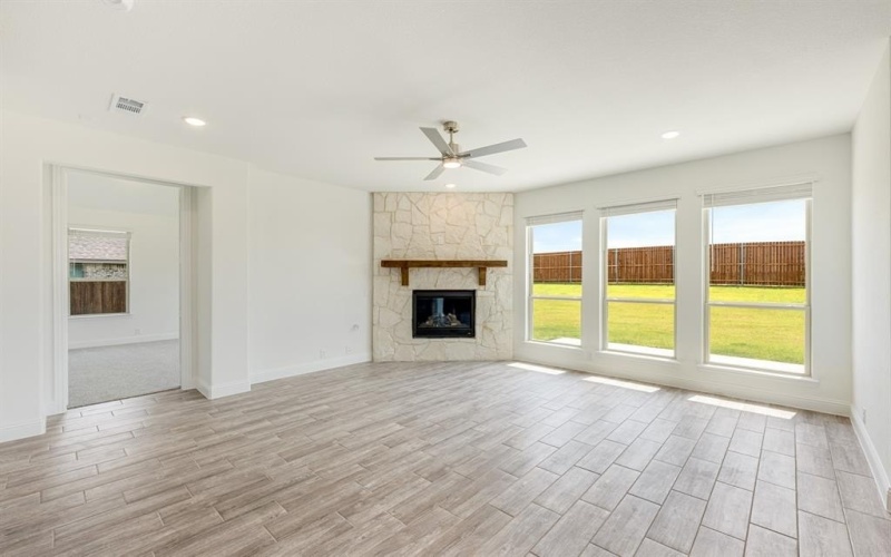 220 Claywood Drive, Glenn Heights, TX 75154, 6 Bedrooms Bedrooms, ,6 BathroomsBathrooms,Residential,For Sale,220 Claywood Drive,0,21018379