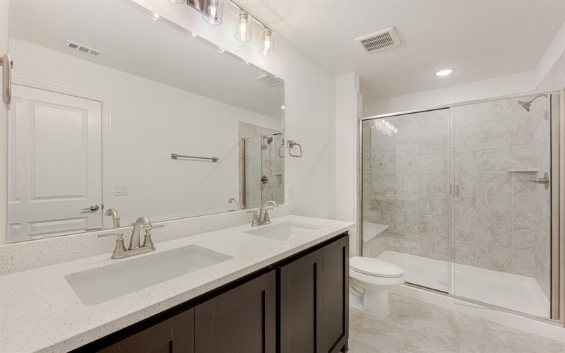 220 Claywood Drive, Glenn Heights, TX 75154, 6 Bedrooms Bedrooms, ,6 BathroomsBathrooms,Residential,For Sale,220 Claywood Drive,0,21018379