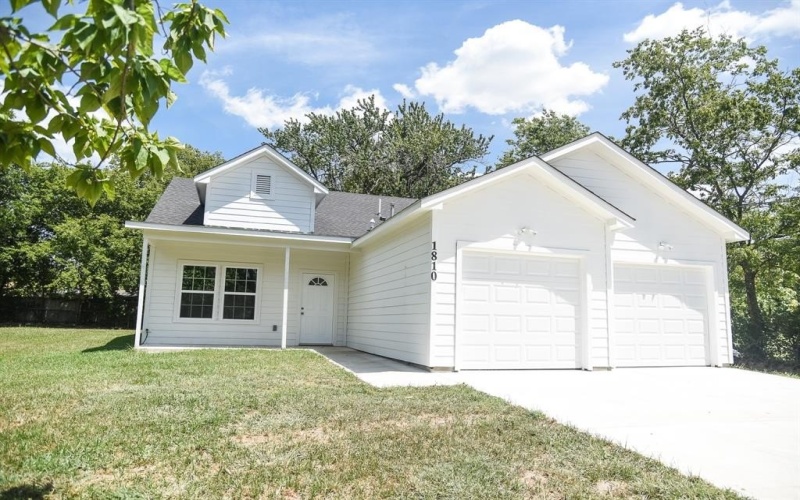 1810 Division Street, Commerce, TX 75428, 3 Bedrooms Bedrooms, ,2 BathroomsBathrooms,Residential,For Sale,1810 Division Street,21018459