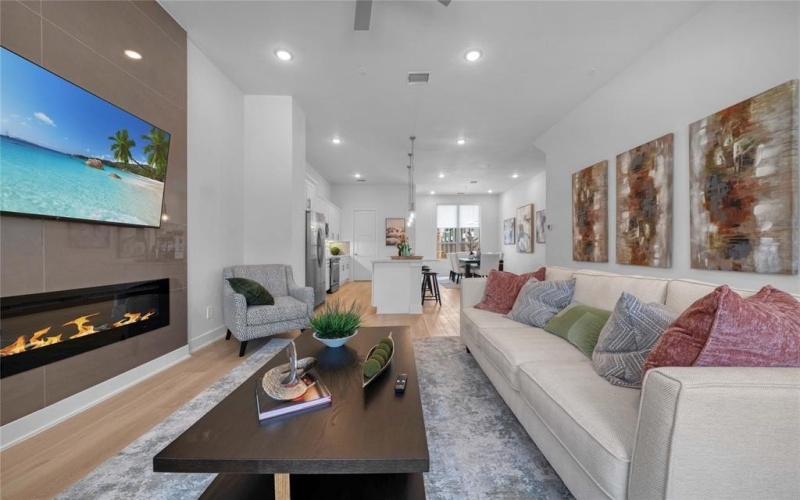 13351 Goodland Street #206, Farmers Branch, TX 75234, 3 Habitaciones Habitaciones , ,3 BañosBaños,Residential,En Venta,13351 Goodland Street,0,21018757
