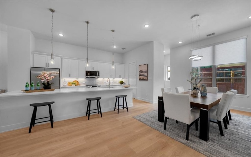 13351 Goodland Street #206, Farmers Branch, TX 75234, 3 Habitaciones Habitaciones , ,3 BañosBaños,Residential,En Venta,13351 Goodland Street,0,21018757