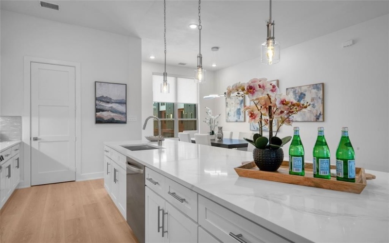 13351 Goodland Street #206, Farmers Branch, TX 75234, 3 Habitaciones Habitaciones , ,3 BañosBaños,Residential,En Venta,13351 Goodland Street,0,21018757