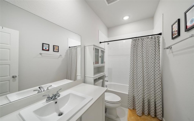241 Little Bridge Drive, Lavon, TX 75166, 3 Bedrooms Bedrooms, ,2 BathroomsBathrooms,Residential,For Sale,241 Little Bridge Drive,21018932