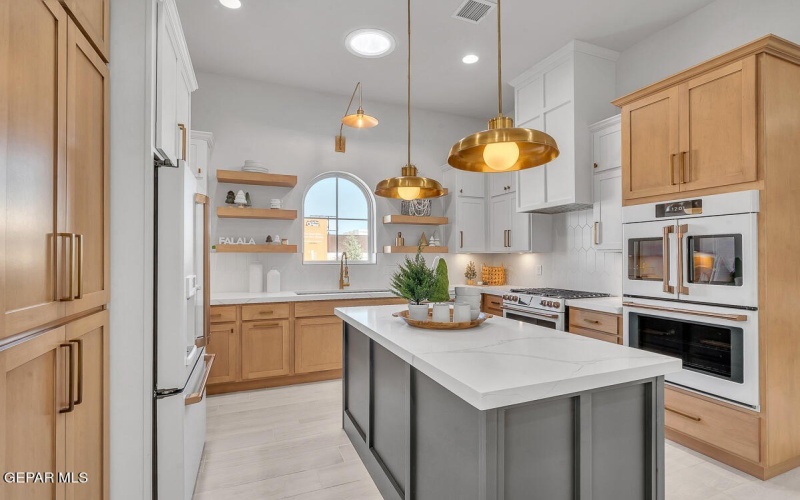 909 Bilton Place, El Paso, TX 79928, 4 Bedrooms Bedrooms, ,3 BathroomsBathrooms,Residential,For Sale,909 Bilton Place,927509