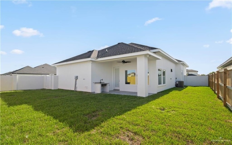 1000 N Trinity Street, Edinburg, TX 78541, 4 Bedrooms Bedrooms, ,3 BathroomsBathrooms,Residential,For Sale,1000 N Trinity Street,477435