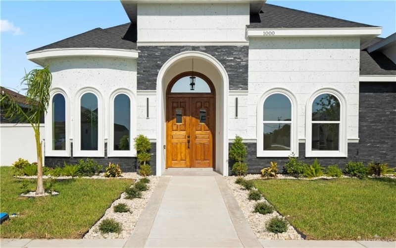 1000 N Trinity Street, Edinburg, TX 78541, 4 Bedrooms Bedrooms, ,3 BathroomsBathrooms,Residential,For Sale,1000 N Trinity Street,477435