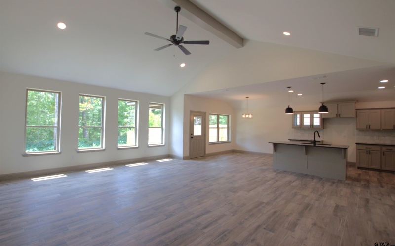 16318 Crossing Cir., Lindale, TX 75771, 3 Bedrooms Bedrooms, ,2 BathroomsBathrooms,Residential,For Sale,16318 Crossing Cir.,25011649