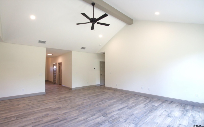 16318 Crossing Cir., Lindale, TX 75771, 3 Bedrooms Bedrooms, ,2 BathroomsBathrooms,Residential,For Sale,16318 Crossing Cir.,25011649