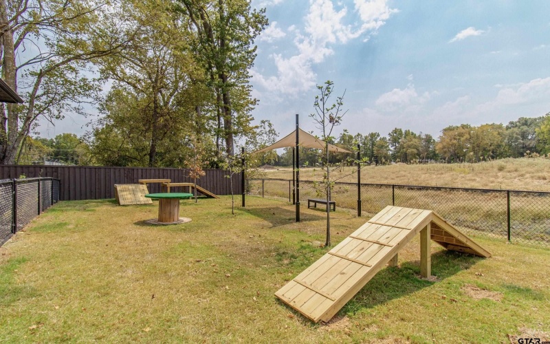 167 Blue Bird Ln #6107, Mineola, TX 75773, 2 Habitaciones Habitaciones , ,2 BañosBaños,Residential,En Venta,167 Blue Bird Ln #6107,25011657