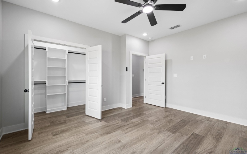 240 Cottonwood Cir, Longview, TX 75605, 4 Bedrooms Bedrooms, ,3 BathroomsBathrooms,Residential,For Sale,240 Cottonwood Cir,20255319