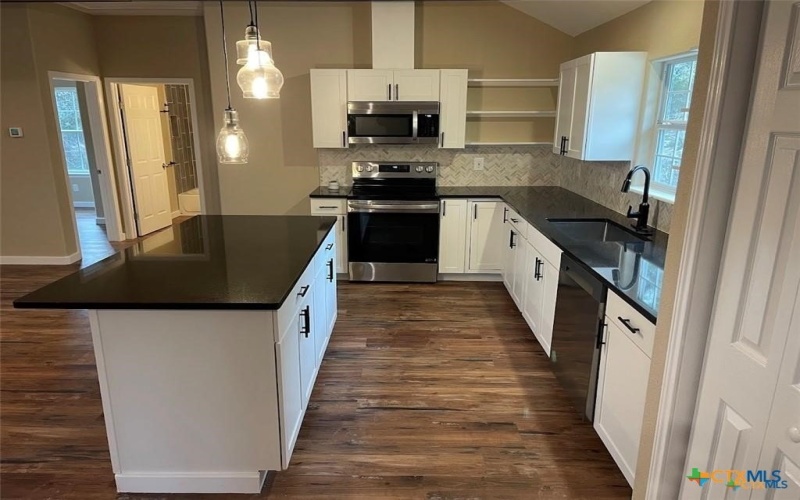 1420 Stallion Springs Drive, Fischer, TX 78623, 3 Habitaciones Habitaciones , ,2 BañosBaños,Residential,En Venta,1420 Stallion Springs Drive,588463