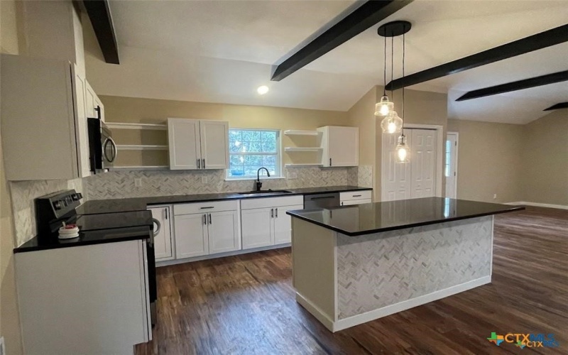 1420 Stallion Springs Drive, Fischer, TX 78623, 3 Habitaciones Habitaciones , ,2 BañosBaños,Residential,En Venta,1420 Stallion Springs Drive,588463