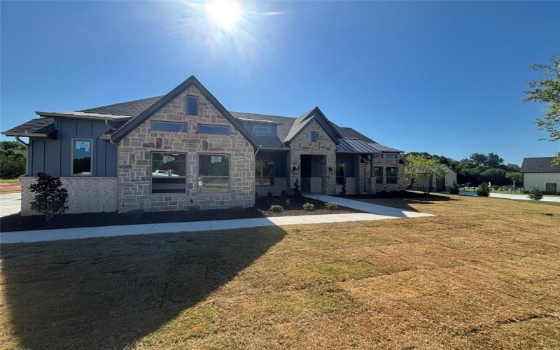 1028 Woodland Road, Weatherford, TX 76088, 4 Bedrooms Bedrooms, ,3 BathroomsBathrooms,Residential,For Sale,1028 Woodland Road,20993312