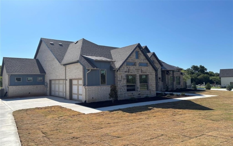 1028 Woodland Road, Weatherford, TX 76088, 4 Bedrooms Bedrooms, ,3 BathroomsBathrooms,Residential,For Sale,1028 Woodland Road,20993312