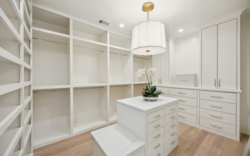 3601 Centenary Avenue, University Park, TX 75225, 5 Bedrooms Bedrooms, ,6 BathroomsBathrooms,Residential,For Sale,3601 Centenary Avenue,21007537