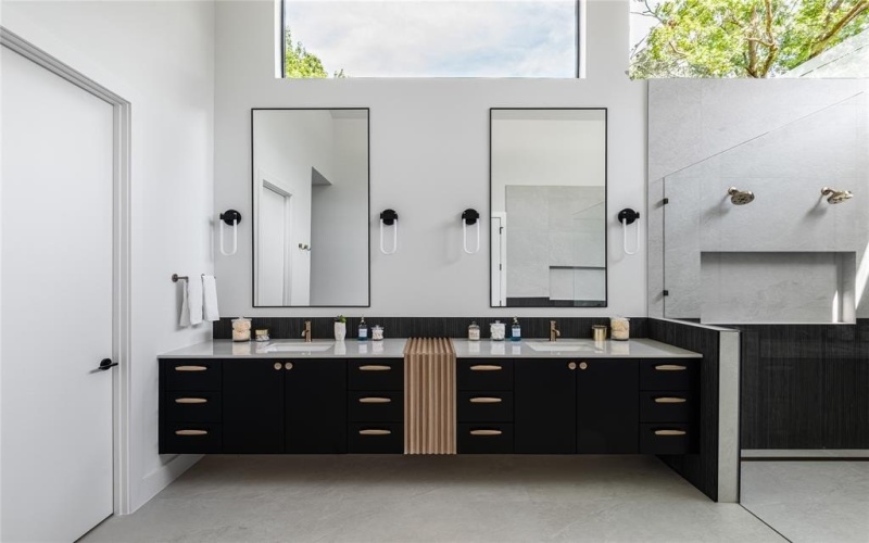 6906 Clayton Avenue, Dallas, TX 75214, 5 Bedrooms Bedrooms, ,6 BathroomsBathrooms,Residential,For Sale,6906 Clayton Avenue,21009079
