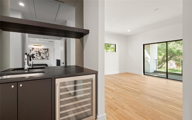 6906 Clayton Avenue, Dallas, TX 75214, 5 Bedrooms Bedrooms, ,6 BathroomsBathrooms,Residential,For Sale,6906 Clayton Avenue,21009079