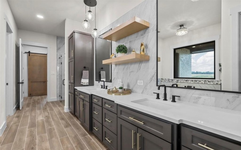 8053 Brownie Luker Boulevard, Granbury, TX 76048, 4 Habitaciones Habitaciones , ,5 BañosBaños,Residential,En Venta,8053 Brownie Luker Boulevard,0,21012700