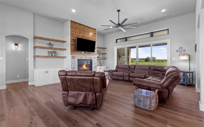 210 Dollie Road, Grandview, TX 76050, 5 Habitaciones Habitaciones , ,3 BañosBaños,Residential,En Venta,210 Dollie Road,0,21012960