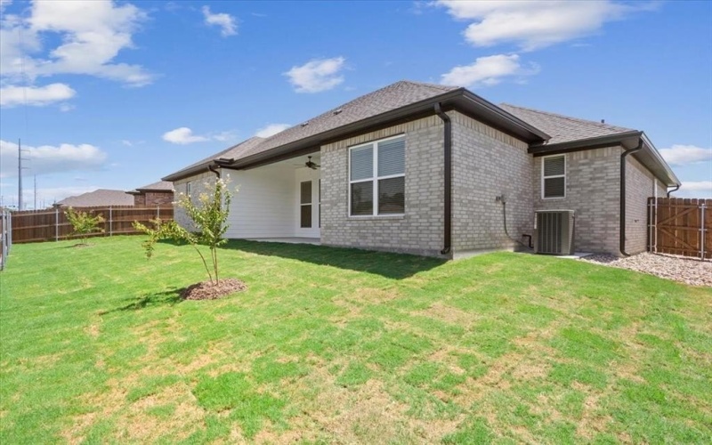 336 Camellia Drive, Hewitt, TX 76643, 3 Bedrooms Bedrooms, ,2 BathroomsBathrooms,Residential,For Sale,336 Camellia Drive,0,21016050