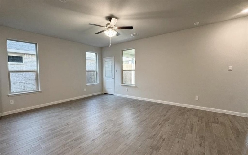 312 POTATO Street, Keene, TX 76059, 5 Habitaciones Habitaciones , ,3 BañosBaños,Residential,En Venta,312 POTATO Street,0,21018233