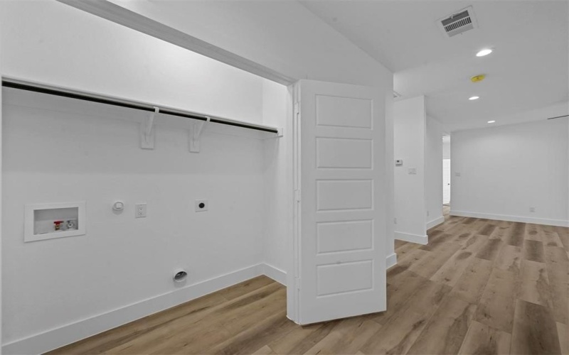 5424 Bourquin Street, Dallas, TX 75210, 4 Bedrooms Bedrooms, ,2 BathroomsBathrooms,Residential,For Sale,5424 Bourquin Street,21018283
