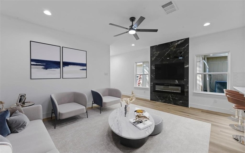 5424 Bourquin Street, Dallas, TX 75210, 4 Bedrooms Bedrooms, ,2 BathroomsBathrooms,Residential,For Sale,5424 Bourquin Street,21018283
