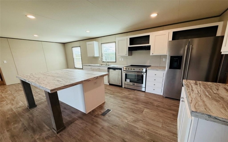 5904 Flint Drive, Granbury, TX 76048, 4 Habitaciones Habitaciones , ,2 BañosBaños,Residential,En Venta,5904 Flint Drive,21018335