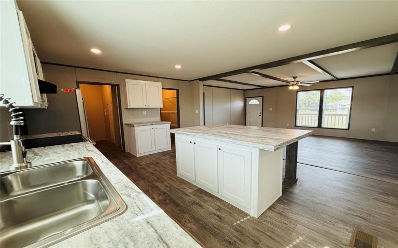 5904 Flint Drive, Granbury, TX 76048, 4 Habitaciones Habitaciones , ,2 BañosBaños,Residential,En Venta,5904 Flint Drive,21018335