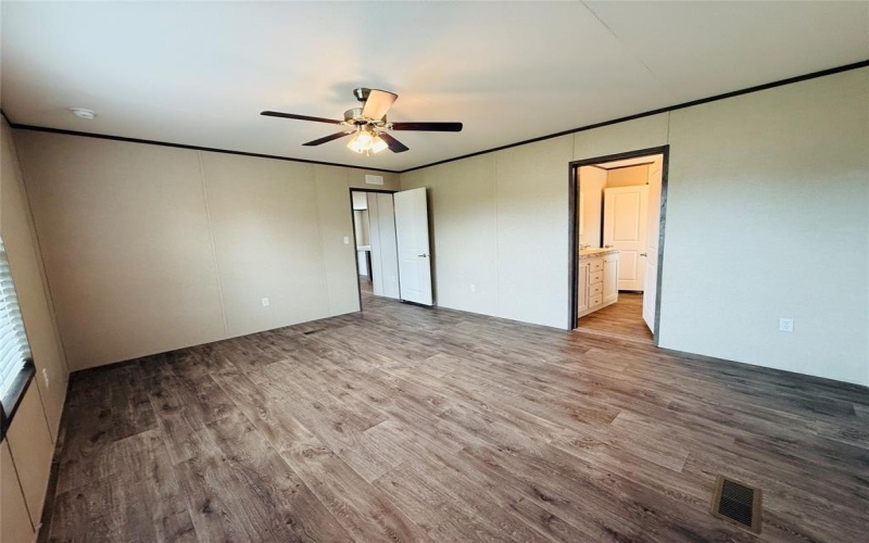 5904 Flint Drive, Granbury, TX 76048, 4 Habitaciones Habitaciones , ,2 BañosBaños,Residential,En Venta,5904 Flint Drive,21018335