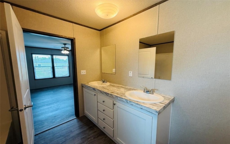 5904 Flint Drive, Granbury, TX 76048, 4 Habitaciones Habitaciones , ,2 BañosBaños,Residential,En Venta,5904 Flint Drive,21018335
