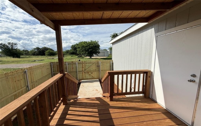 5904 Flint Drive, Granbury, TX 76048, 4 Habitaciones Habitaciones , ,2 BañosBaños,Residential,En Venta,5904 Flint Drive,21018335