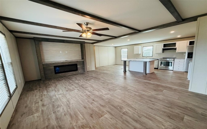 5904 Flint Drive, Granbury, TX 76048, 4 Habitaciones Habitaciones , ,2 BañosBaños,Residential,En Venta,5904 Flint Drive,21018335