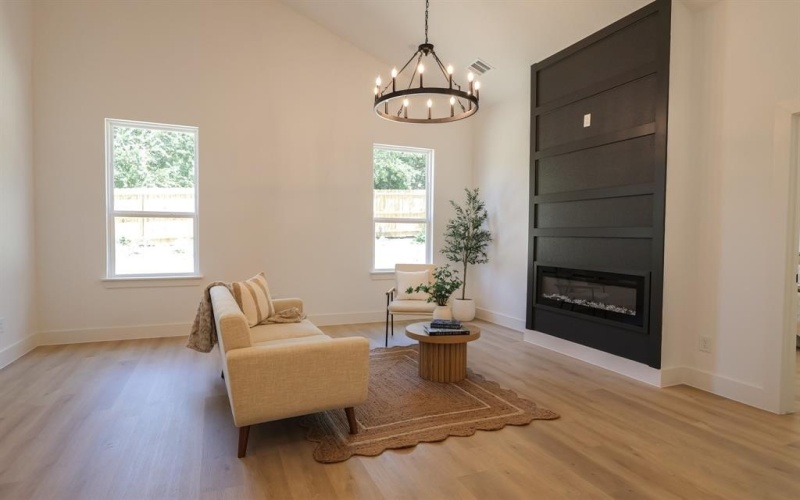 2833 Avenue L, Fort Worth, TX 76105, 4 Bedrooms Bedrooms, ,2 BathroomsBathrooms,Residential,For Sale,2833 Avenue L,0,21018833