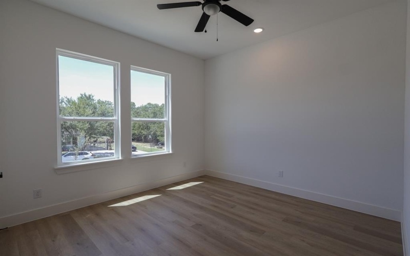 2833 Avenue L, Fort Worth, TX 76105, 4 Bedrooms Bedrooms, ,2 BathroomsBathrooms,Residential,For Sale,2833 Avenue L,0,21018833