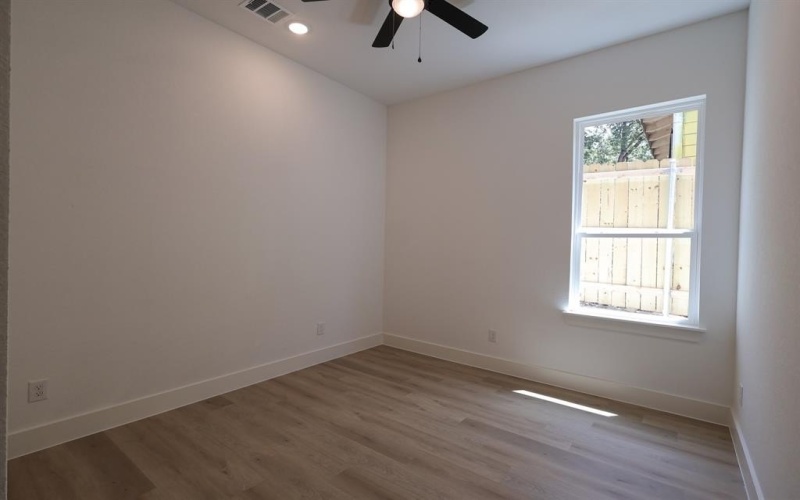 2833 Avenue L, Fort Worth, TX 76105, 4 Bedrooms Bedrooms, ,2 BathroomsBathrooms,Residential,For Sale,2833 Avenue L,0,21018833