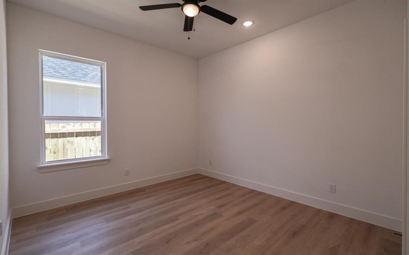 2833 Avenue L, Fort Worth, TX 76105, 4 Bedrooms Bedrooms, ,2 BathroomsBathrooms,Residential,For Sale,2833 Avenue L,0,21018833