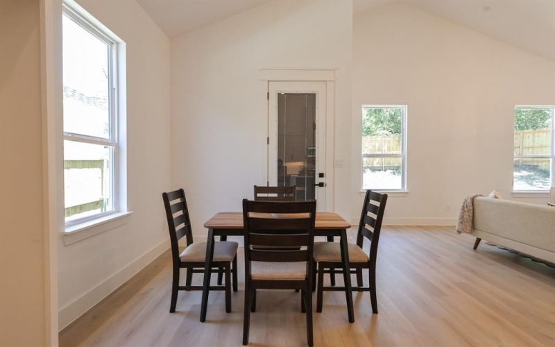 2833 Avenue L, Fort Worth, TX 76105, 4 Bedrooms Bedrooms, ,2 BathroomsBathrooms,Residential,For Sale,2833 Avenue L,0,21018833