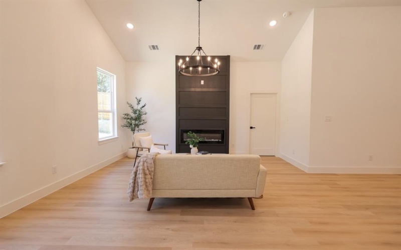 2833 Avenue L, Fort Worth, TX 76105, 4 Bedrooms Bedrooms, ,2 BathroomsBathrooms,Residential,For Sale,2833 Avenue L,0,21018833