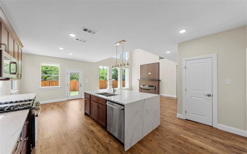 1713 W Highland Drive, Keller, TX 76262, 5 Habitaciones Habitaciones , ,3 BañosBaños,Residential,En Venta,1713 W Highland Drive,0,21018998
