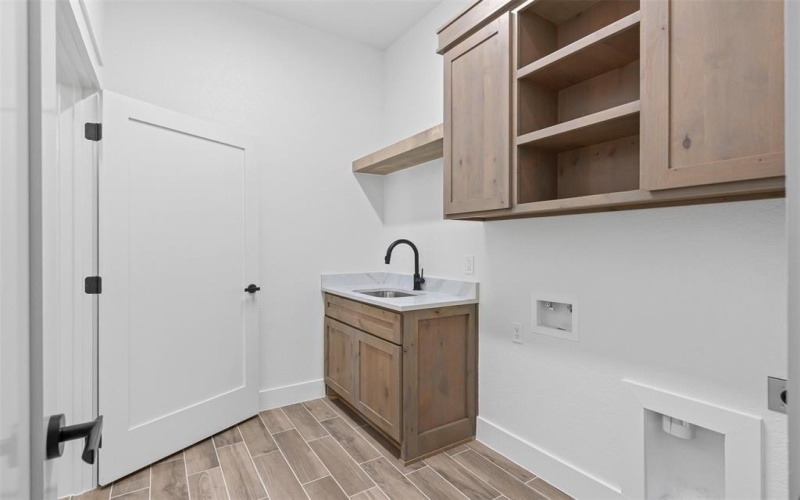 1049 Uplift Dr, Weatherford, TX 76087, 3 Bedrooms Bedrooms, ,2 BathroomsBathrooms,Residential,For Sale,1049 Uplift Dr,0,21019106