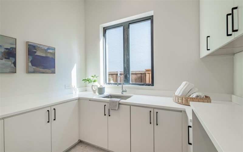 7319 Casa Loma Avenue, Dallas, TX 75214, 4 Bedrooms Bedrooms, ,5 BathroomsBathrooms,Residential,For Sale,7319 Casa Loma Avenue,21019306