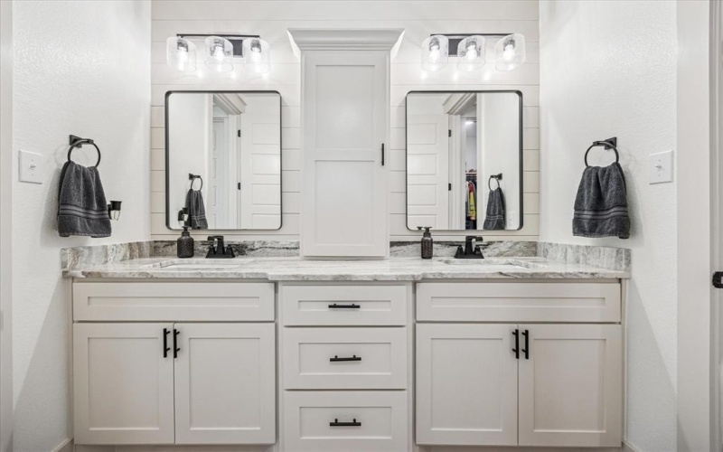 2028 Carrie Court, Weatherford, TX 76088, 4 Bedrooms Bedrooms, ,3 BathroomsBathrooms,Residential,For Sale,2028 Carrie Court,21019314
