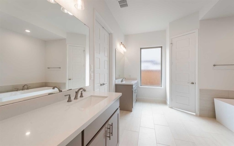 240 Rosemallow Lane, Waxahachie, TX 75165, 4 Bedrooms Bedrooms, ,3 BathroomsBathrooms,Residential,For Sale,240 Rosemallow Lane,0,21019377